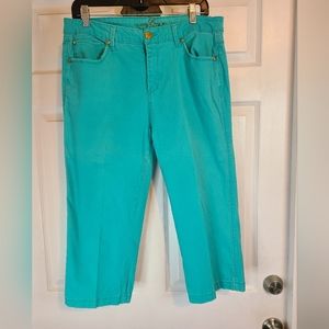 Celebrity Gold Woman's Capri's, Size: 10 Color: Teal